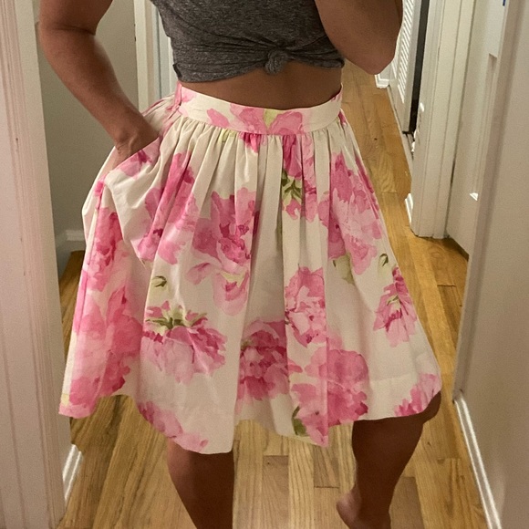 Liz Claiborne Dresses & Skirts - Full floral high-waste skirt!